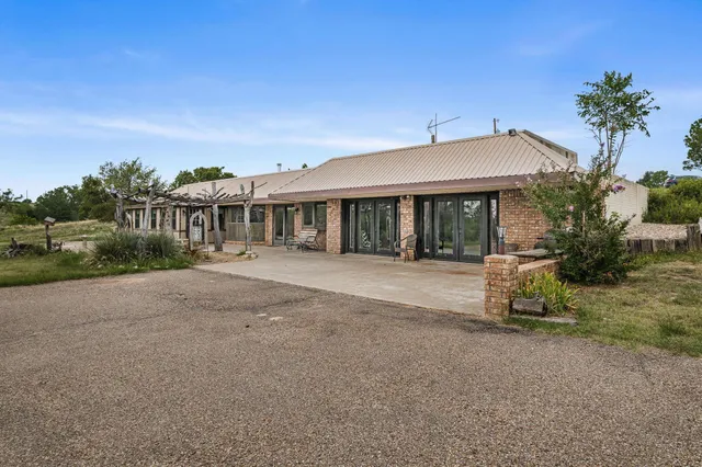 $275,000 | 401 Meredith Circle, Howardwick, TX 79226