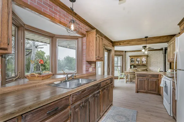 $275,000 | 401 Meredith Circle, Howardwick, TX 79226