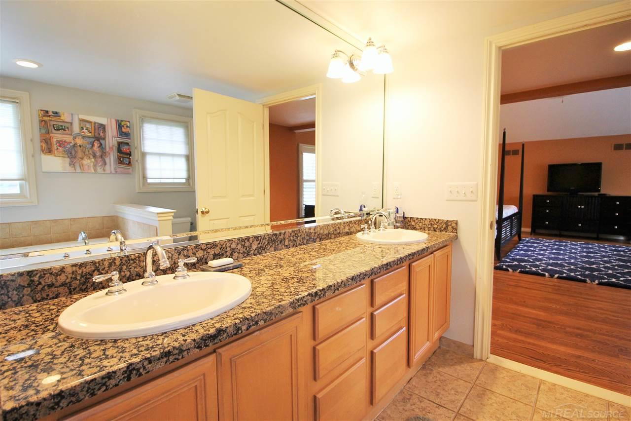1177 Devonshire Road Grosse Pointe, MI 48230 - Photo 51 of 78 50018564-53.JPG