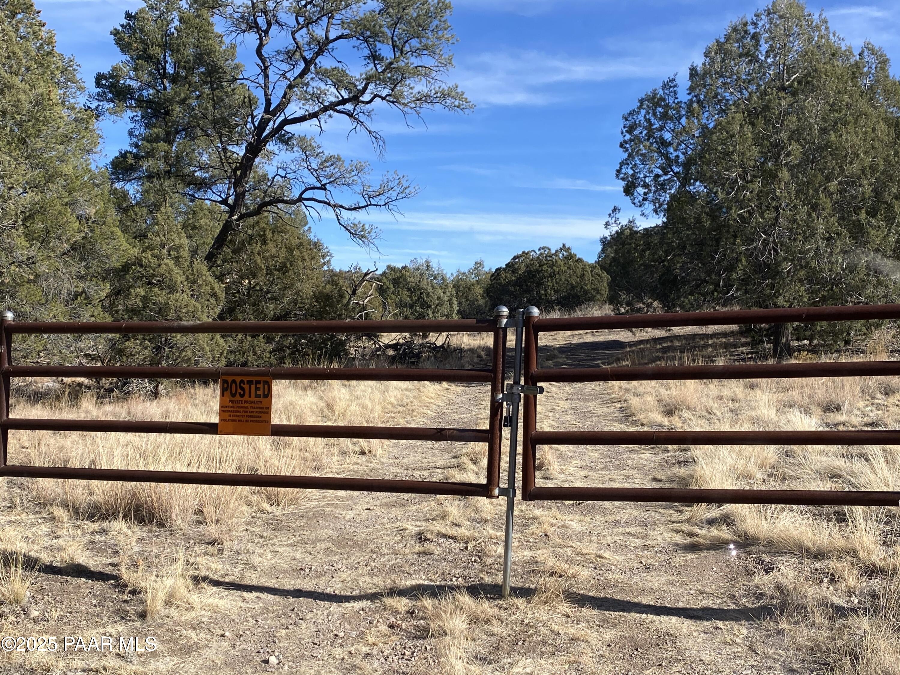 18391 Crossroads Ranch Road Prescott, AZ 86305 - Photo 21 of 41 Gate Pic
