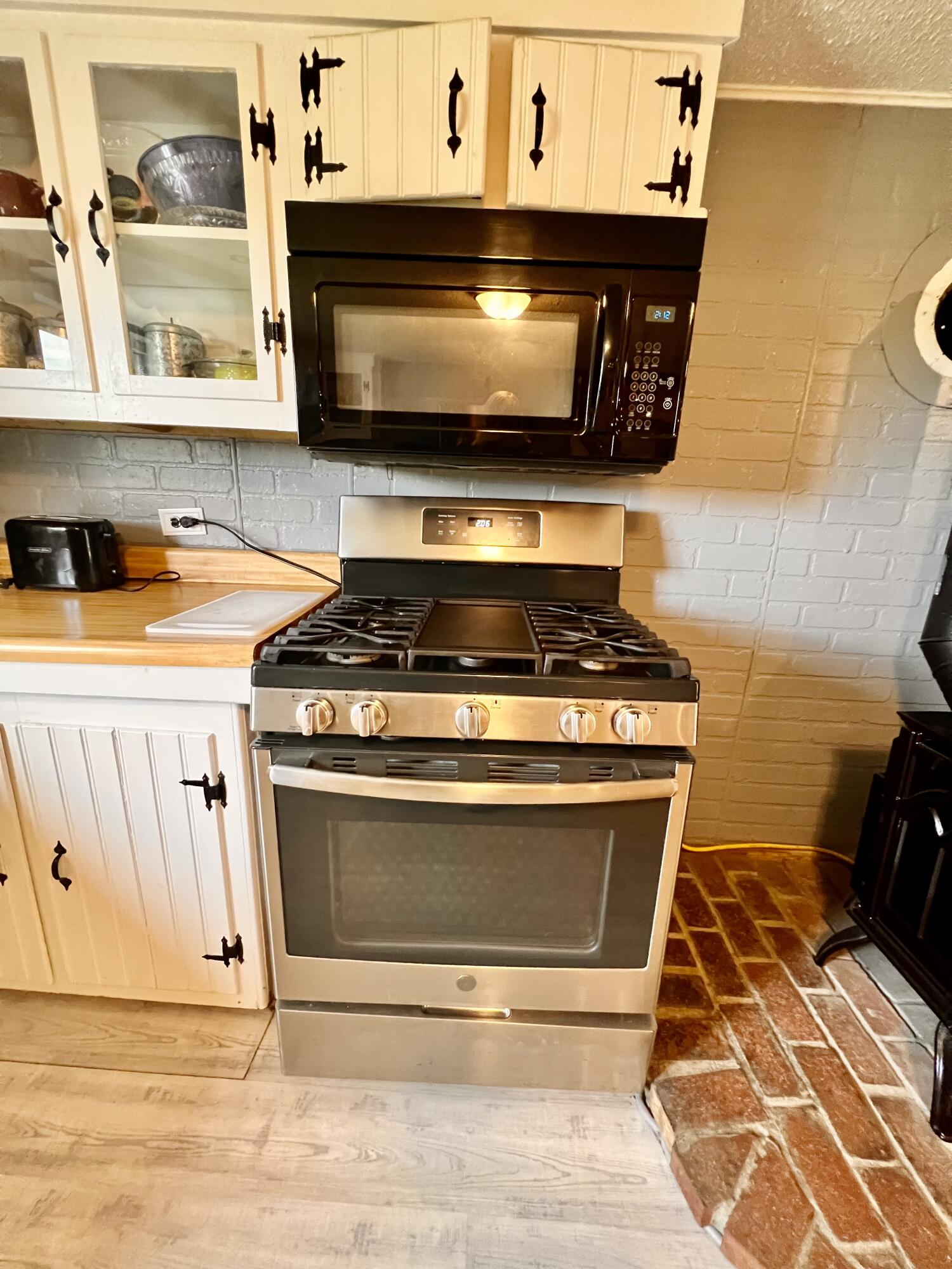 138 Reardon Road Milo, ME 04463 - Photo 25 of 123 Stainless Steel Stove & Microwave