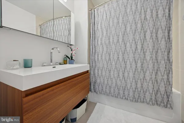 $3,500 | 620 North 3rd Street, Unit 3B, Philadelphia, PA 19123