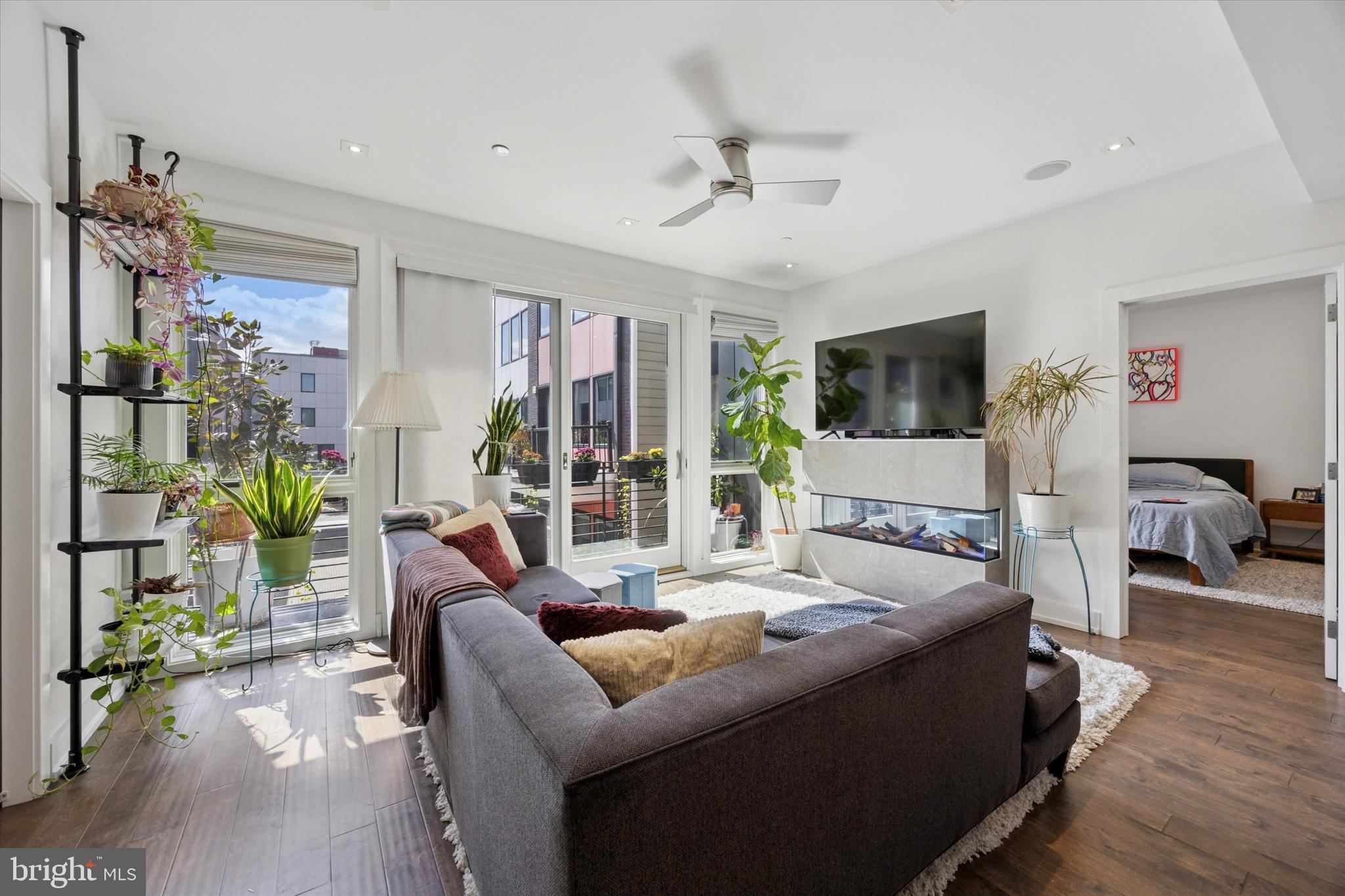 620 North 3rd Street, Unit 3B Philadelphia, PA 19123 - Photo 2 of 25