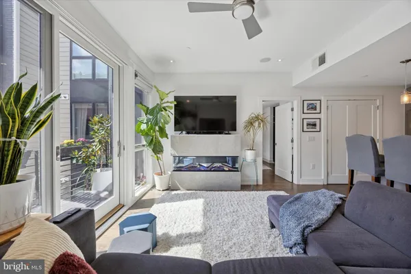 $3,500 | 620 North 3rd Street, Unit 3B, Philadelphia, PA 19123