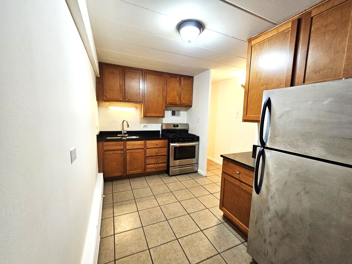 5906 North Sheridan Road, Unit 4C Chicago, IL 60660 - Photo 10 of 13