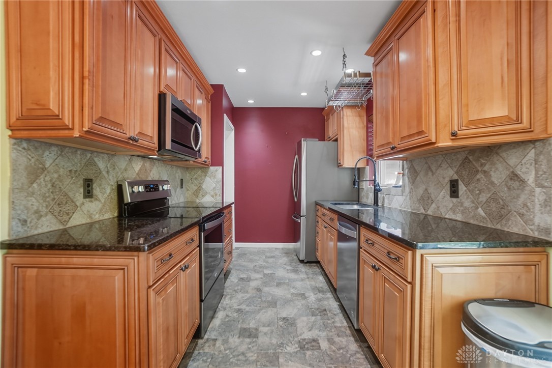229 South Bromfield Road Kettering, OH 45429 - Photo 16 of 57