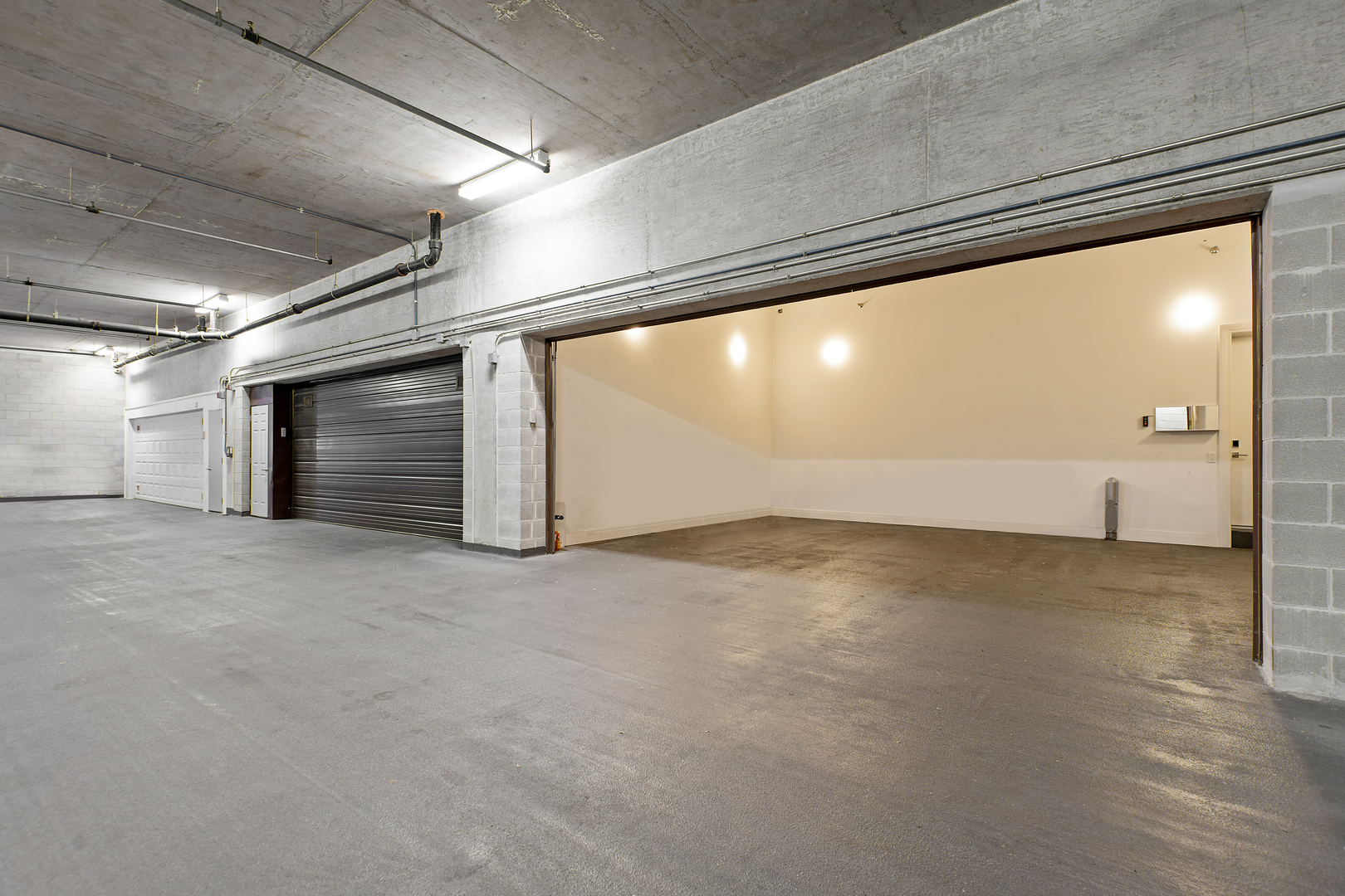 453 West Deming Place Chicago, IL 60614 - Photo 38 of 50 a view of an empty room