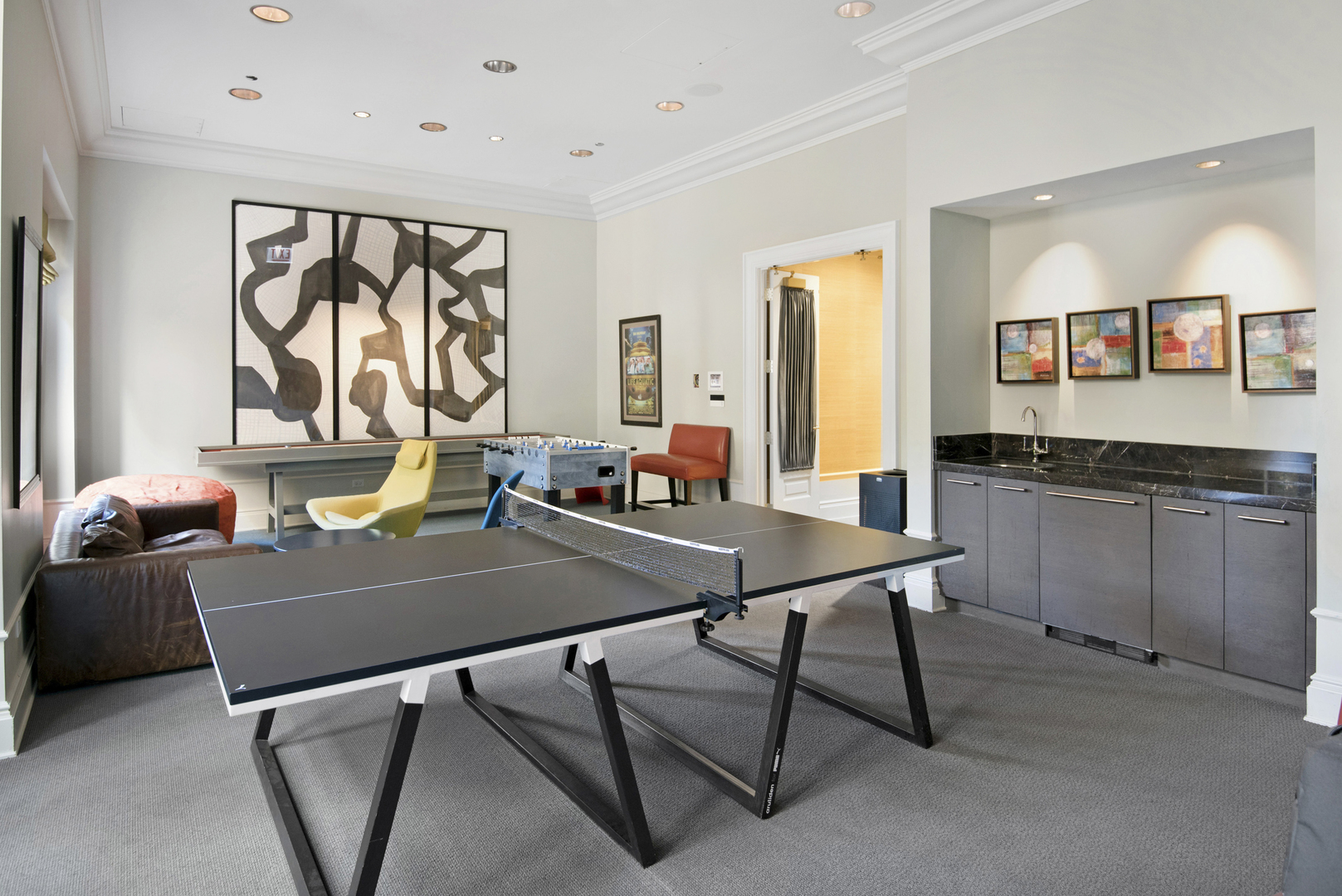 453 West Deming Place Chicago, IL 60614 - Photo 48 of 50 a view of a workspace with furniture