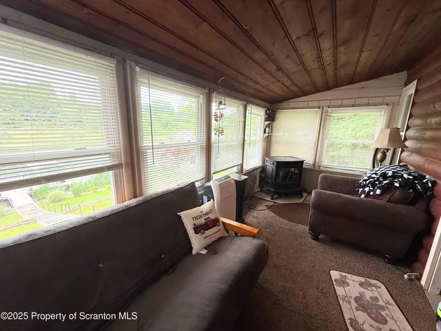 $649,900 | 186 Point Road, Factoryville, PA 18419