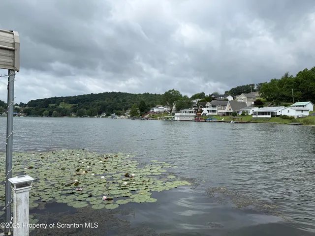 $649,900 | 186 Point Road, Factoryville, PA 18419