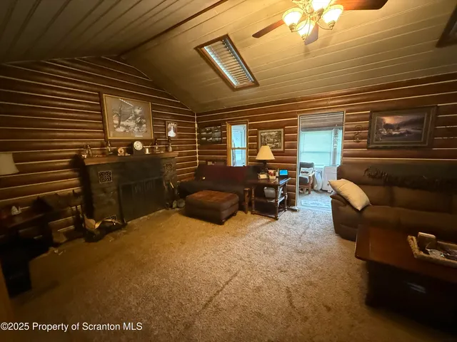 $649,900 | 186 Point Road, Factoryville, PA 18419