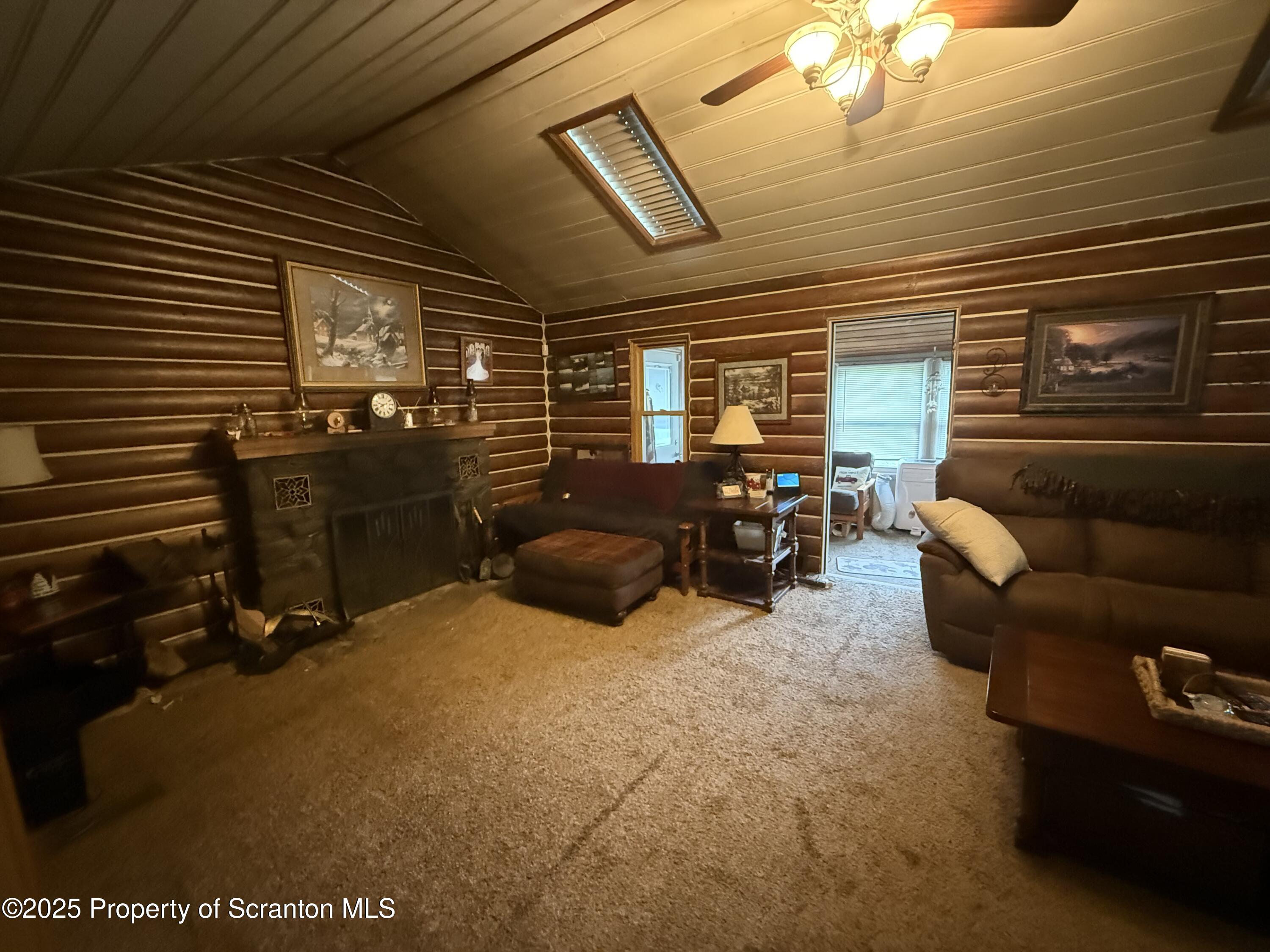 186 Point Road Factoryville, PA 18419 - Photo 3 of 21 Living Room