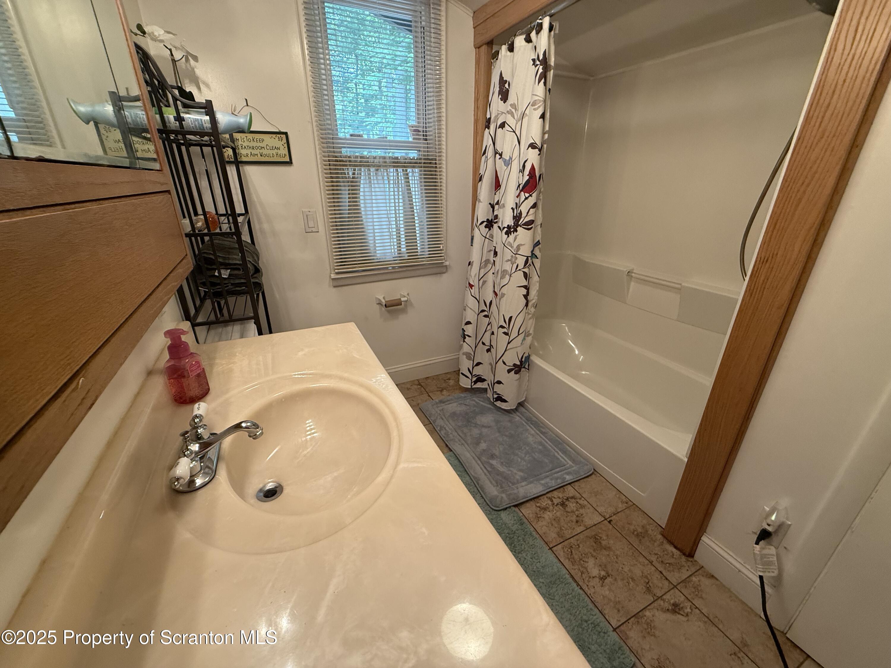 186 Point Road Factoryville, PA 18419 - Photo 8 of 21 Bathroom