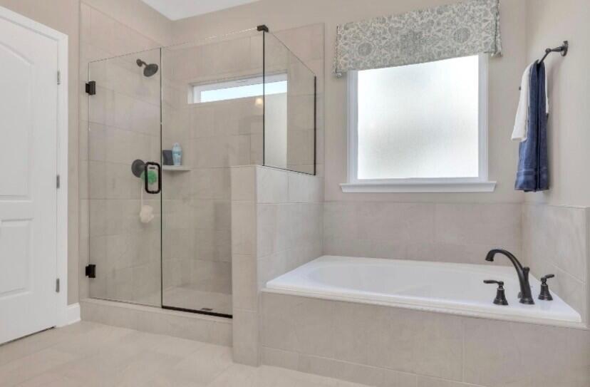 1483 Buttonwood Loop Chattanooga, TN 37421 - Photo 30 of 81 primary tub and shower