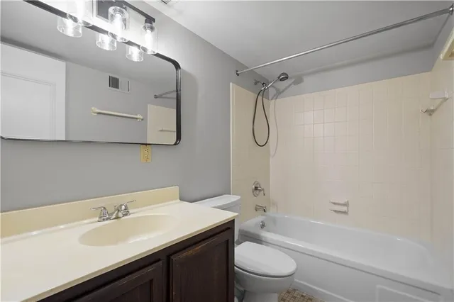 $105,000 | 335 Forest Green Drive, Unit 335, Coraopolis, PA 15108