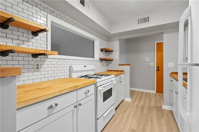 $105,000 | 335 Forest Green Drive, Unit 335, Coraopolis, PA 15108