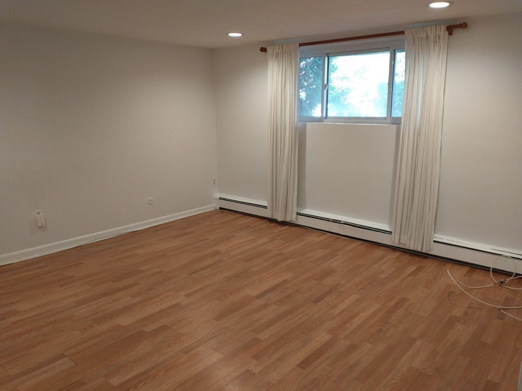 41 Westgate Road, Unit 1 Chestnut Hill, MA 02467 - Photo 3 of 12 Gallery Image 3