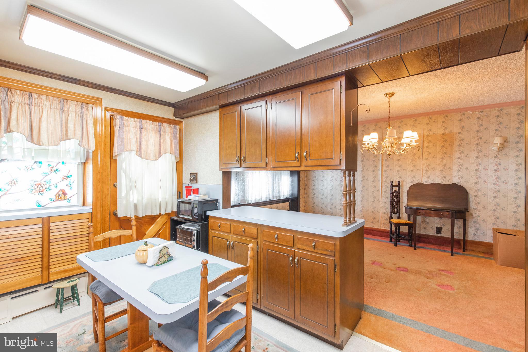 7233 Hilltop Road Upper Darby, PA 19082 - Photo 12 of 33