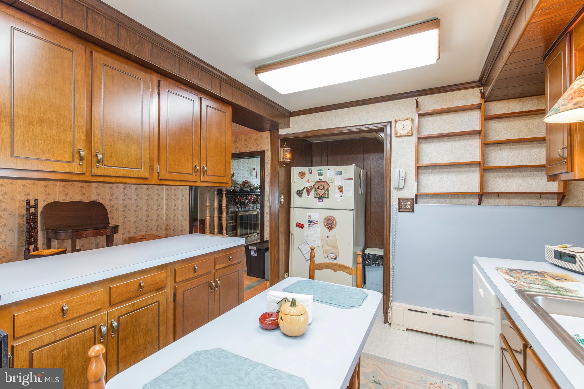 7233 Hilltop Road Upper Darby, PA 19082 - Photo 13 of 33
