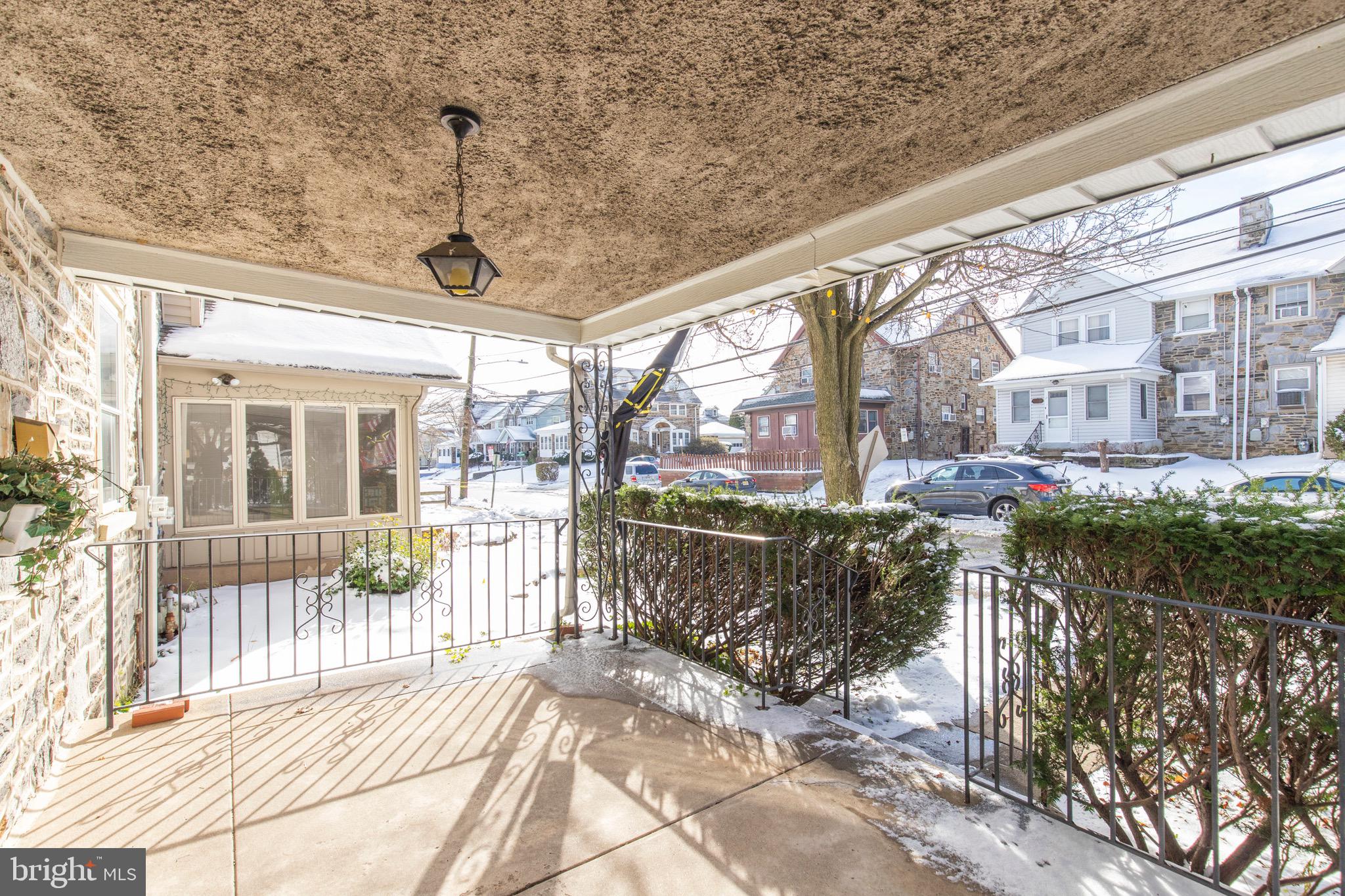 7233 Hilltop Road Upper Darby, PA 19082 - Photo 4 of 33