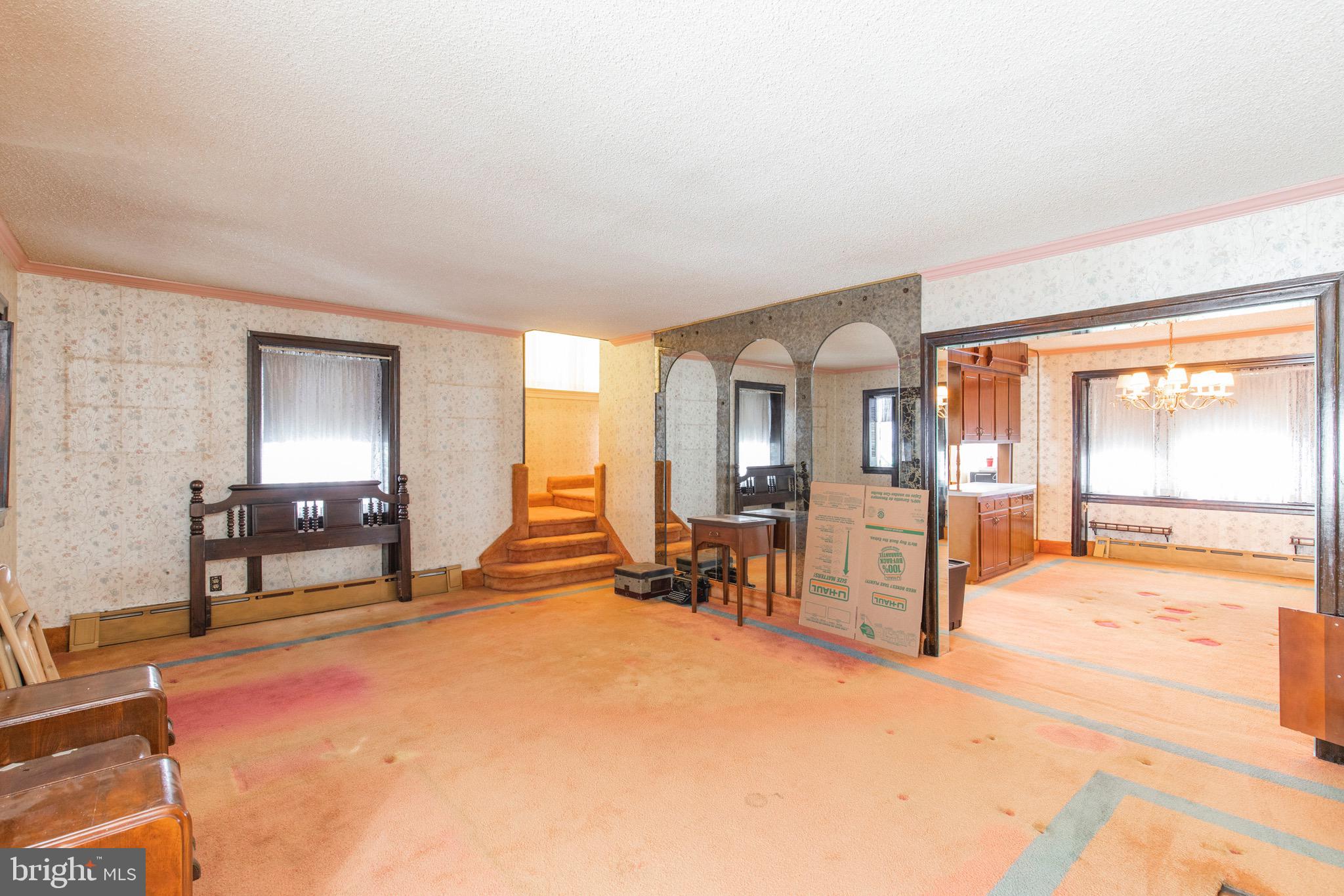 7233 Hilltop Road Upper Darby, PA 19082 - Photo 7 of 33