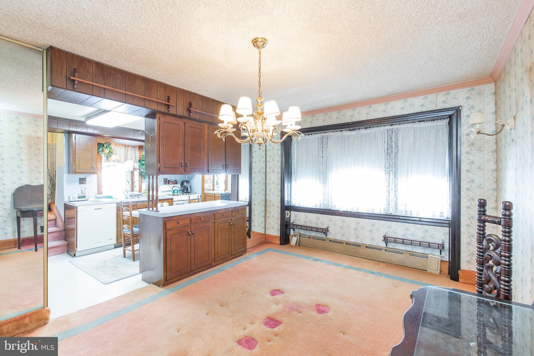 7233 Hilltop Road Upper Darby, PA 19082 - Photo 8 of 33