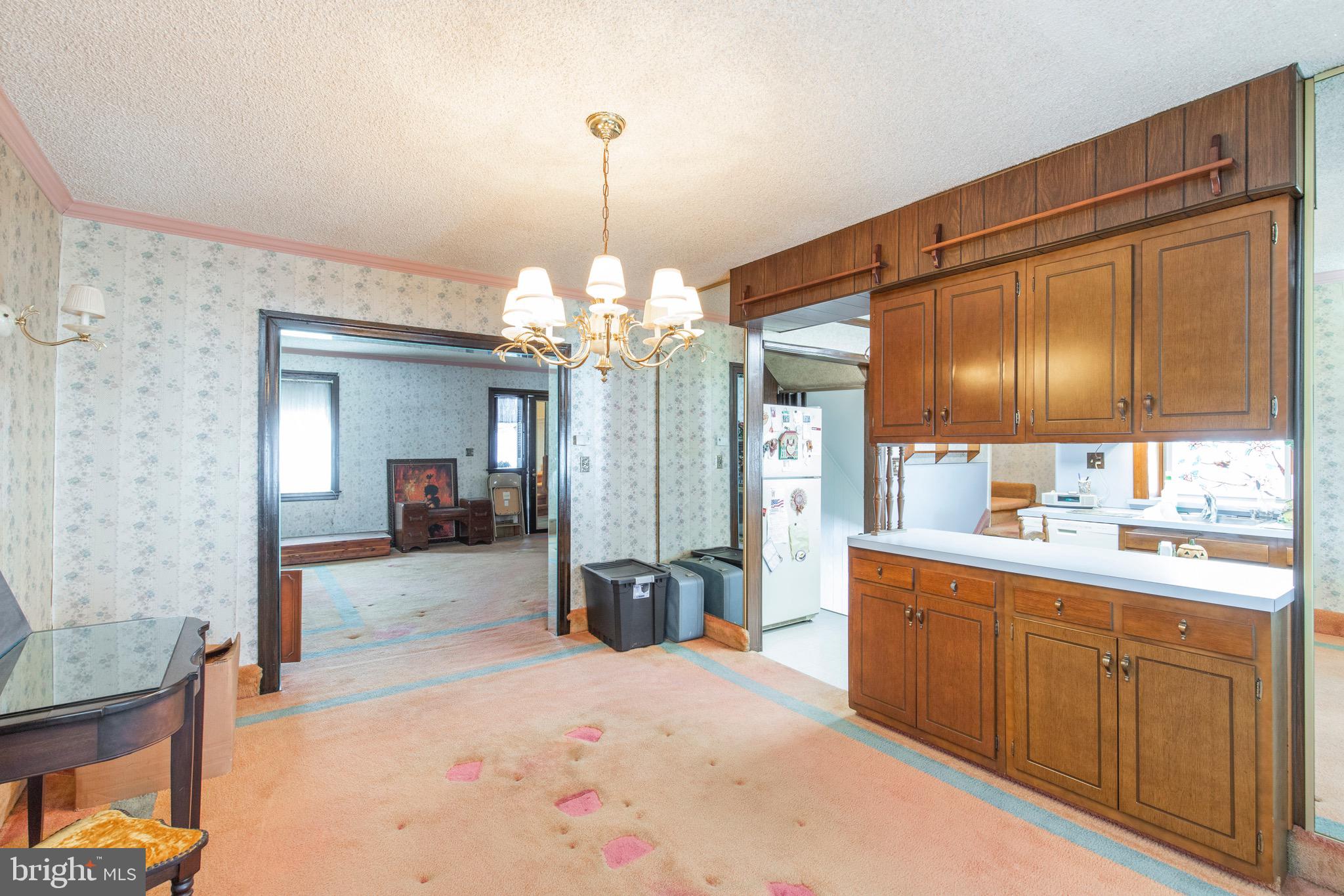 7233 Hilltop Road Upper Darby, PA 19082 - Photo 10 of 33