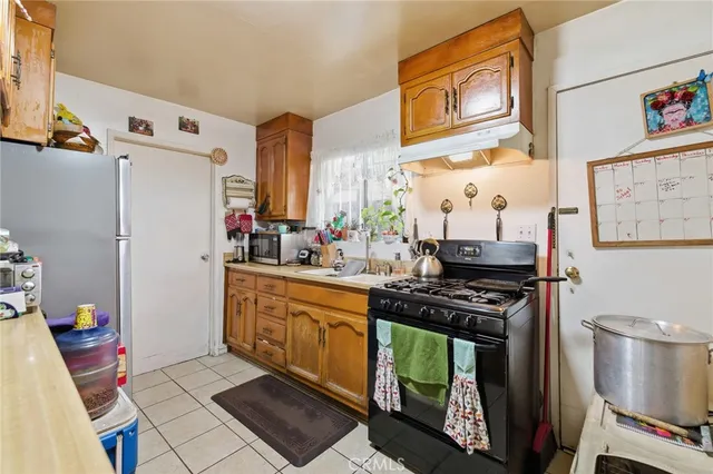 $945,000 | 2239 Sunset Boulevard, Los Angeles, CA 90026