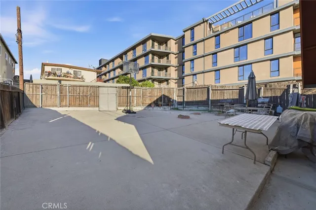 $945,000 | 2239 Sunset Boulevard, Los Angeles, CA 90026