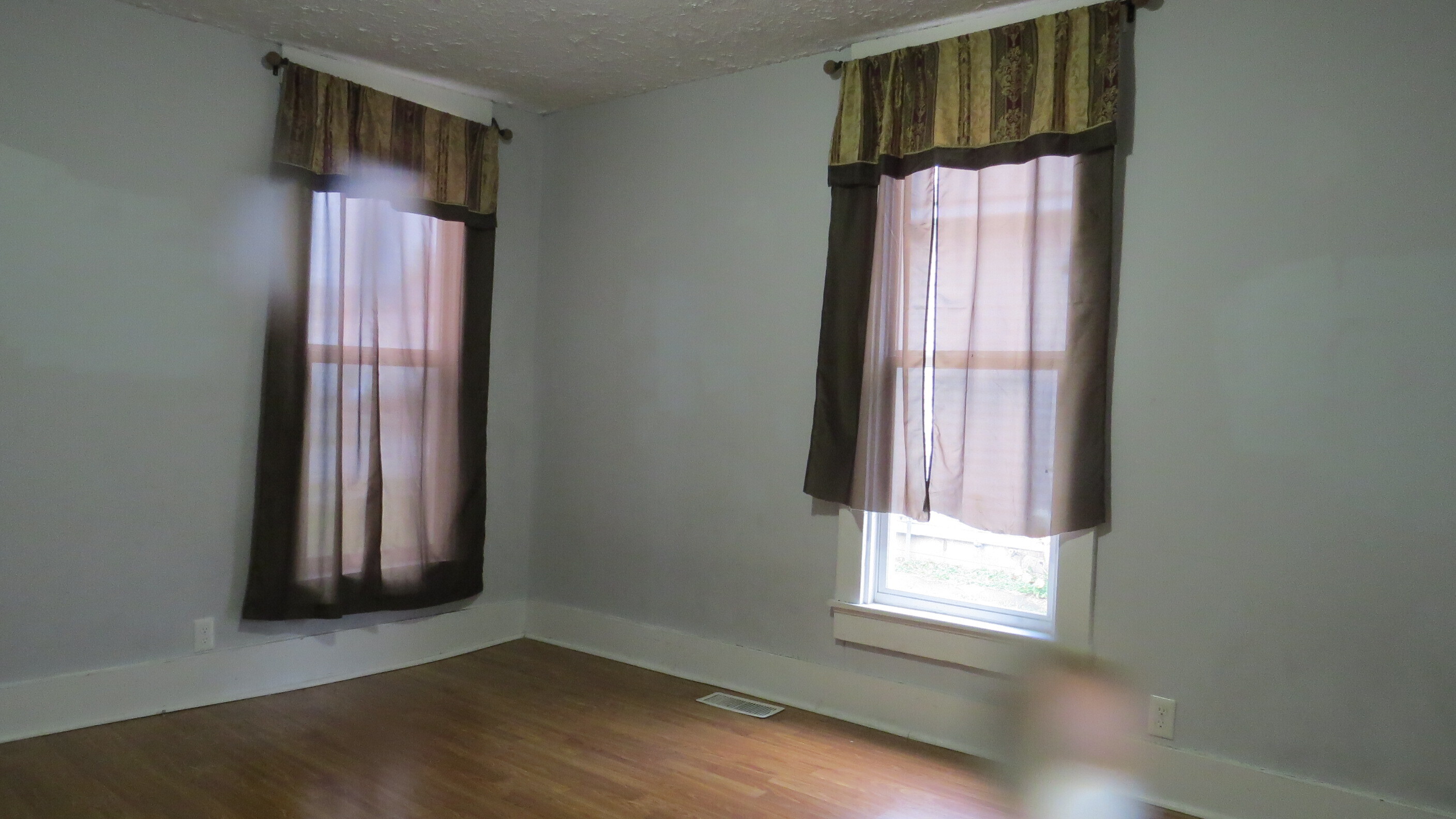 1409 Lafayette Avenue Columbus, IN 47201 - Photo 7 of 24