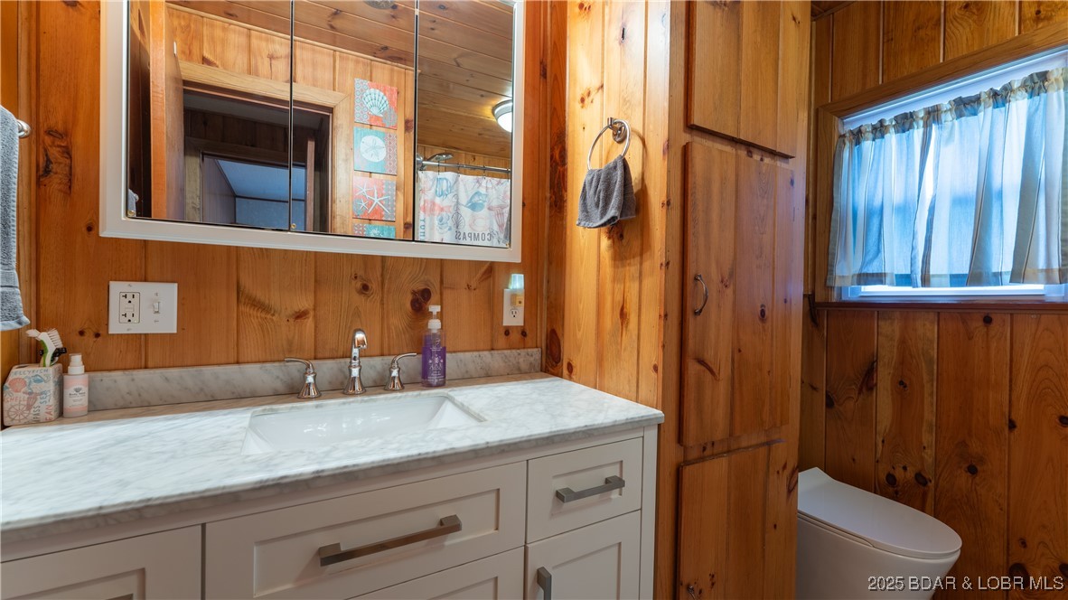 122 Excelsior Lane Gravois Mills, MO 65037 - Photo 50 of 59 Main full bath