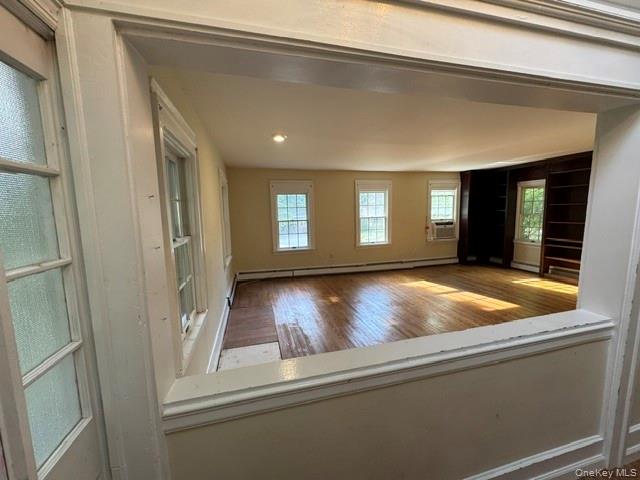 74 South Airmont Road Suffern, NY 10901 - Photo 5 of 42 view of the living room