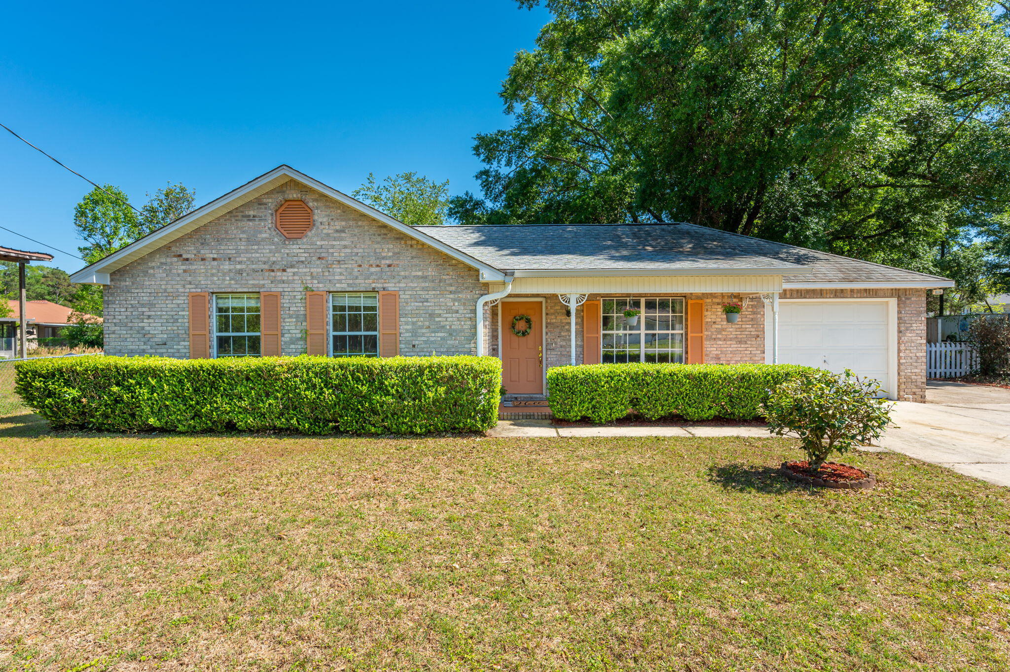 1-web-or-mls-102 Butler Cir Exterior-7