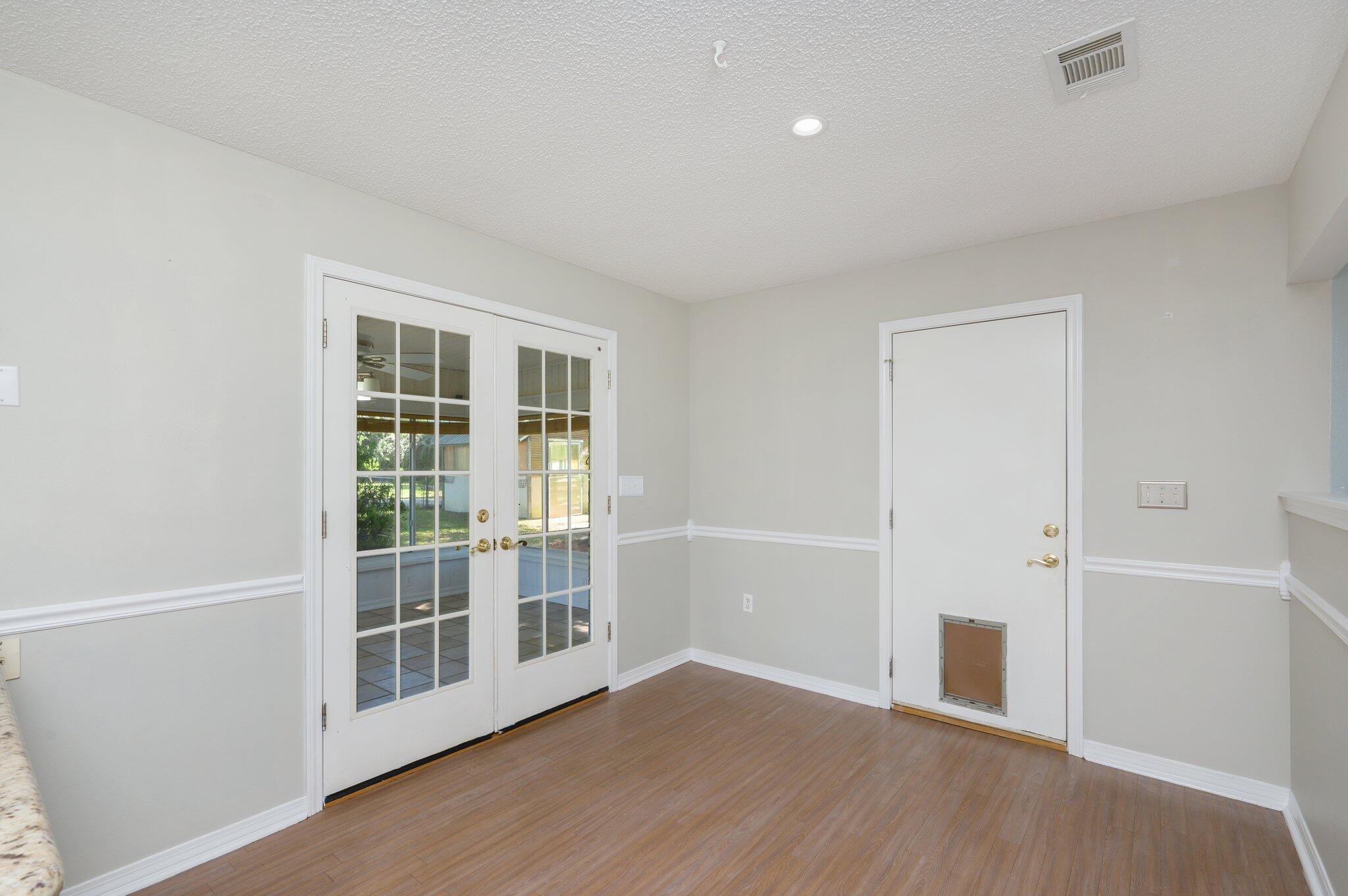 102 Butler Circle Crestview, FL 32536 - Photo 12 of 33 11-web-or-mls-102 Butler Cir-07