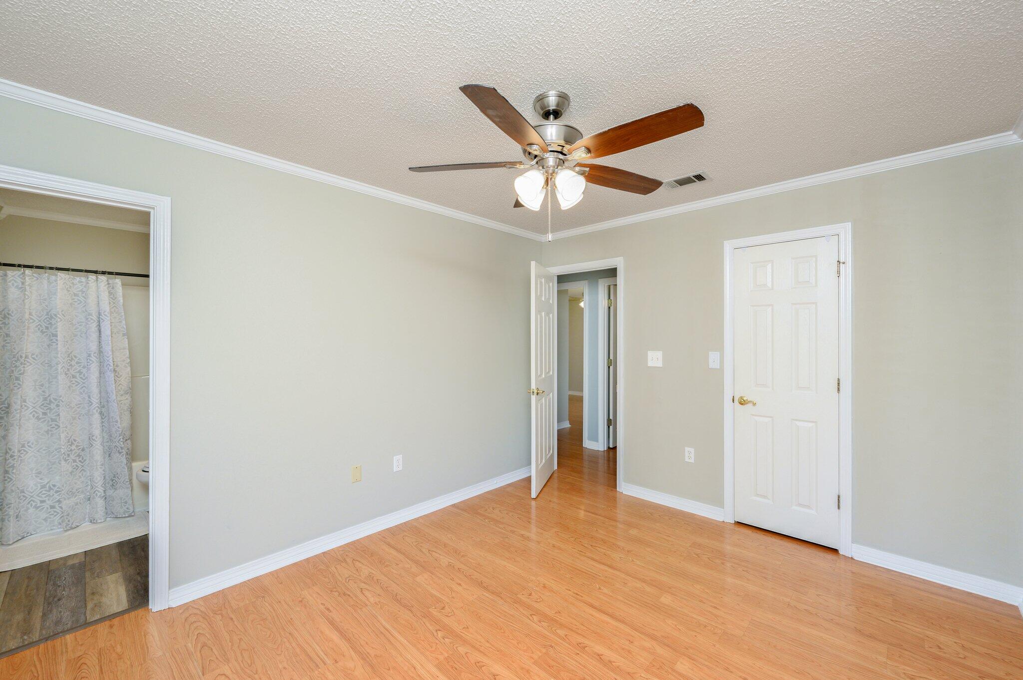 102 Butler Circle Crestview, FL 32536 - Photo 14 of 33 20-web-or-mls-102 Butler Cir-18