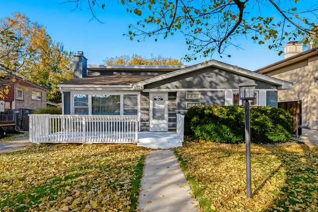 $394,900 | 4024 West 106th Street, Oak Lawn, IL 60453