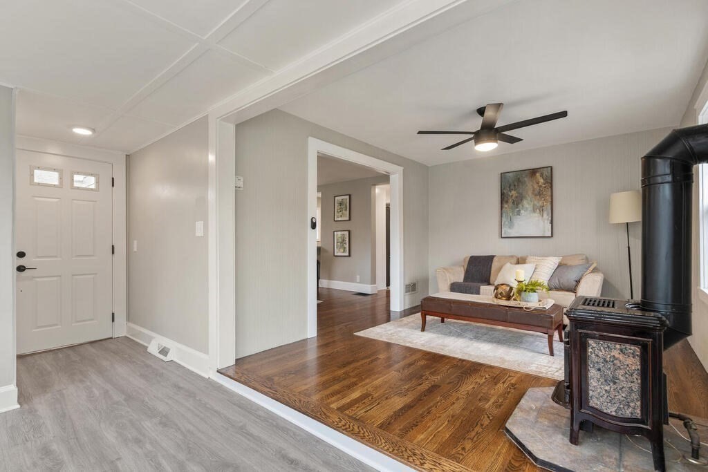 14 Middle Street Wakefield, MA 01880 - Photo 8 of 34 a living room with furniture and a window