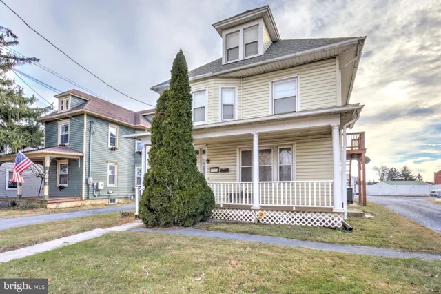 $299,900 | 354 East Main Street, New Holland, PA 17557