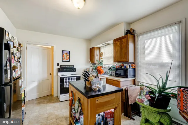 $299,900 | 354 East Main Street, New Holland, PA 17557