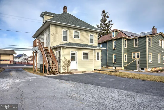$299,900 | 354 East Main Street, New Holland, PA 17557