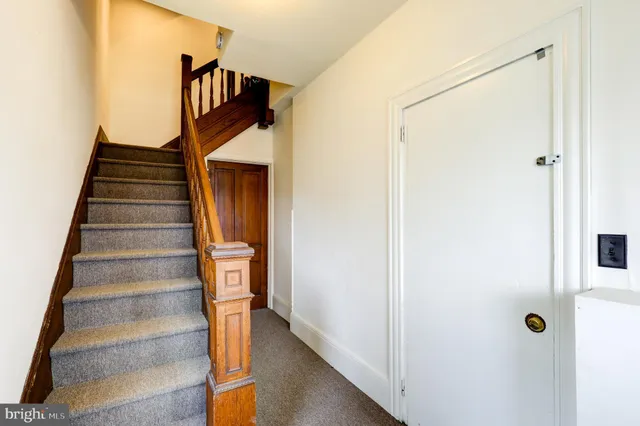 $299,900 | 354 East Main Street, New Holland, PA 17557