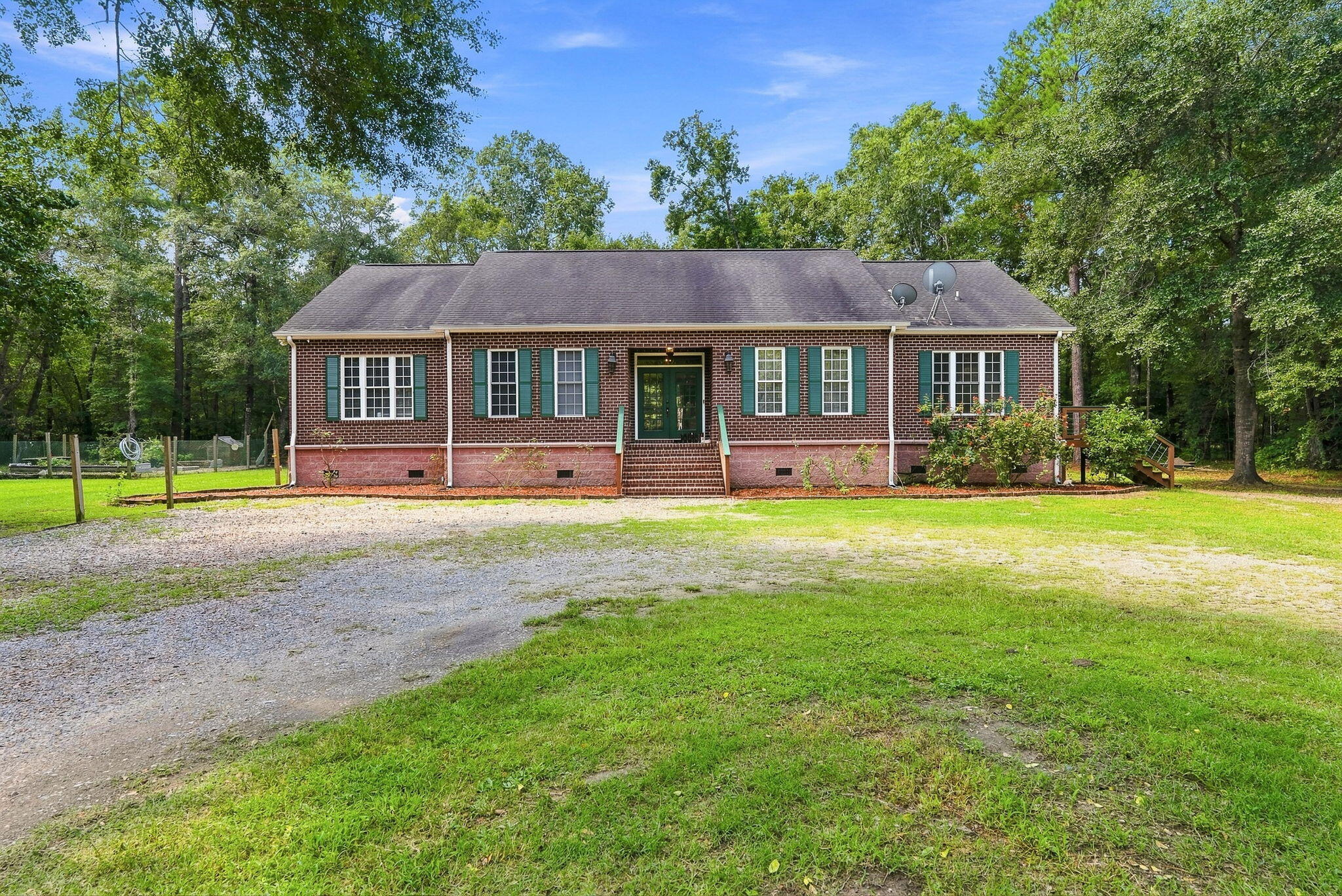 725 Yellow Brick Road Bonneau, SC 29431 - Photo 3 of 48 1-web-or-mls-Barclay Media Co -23