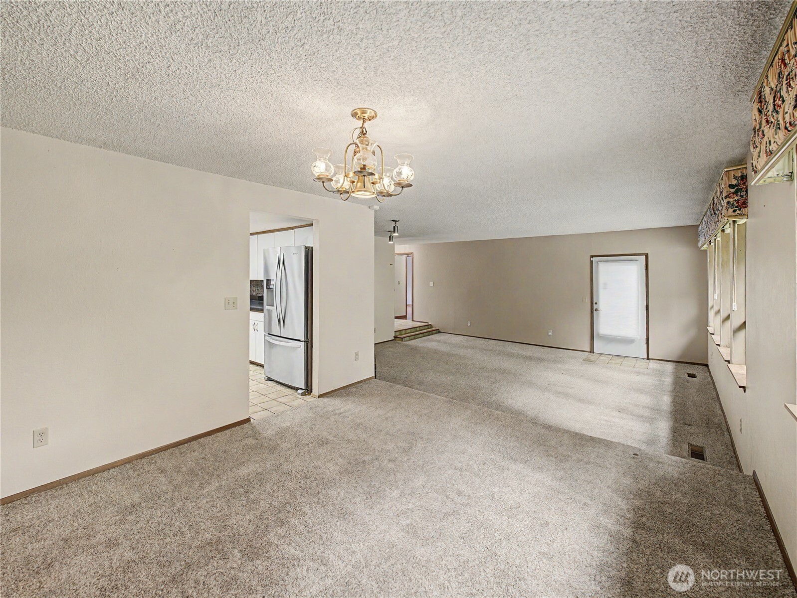 21327 Southeast 252nd Place Maple Valley, WA 98038 - Photo 13 of 27