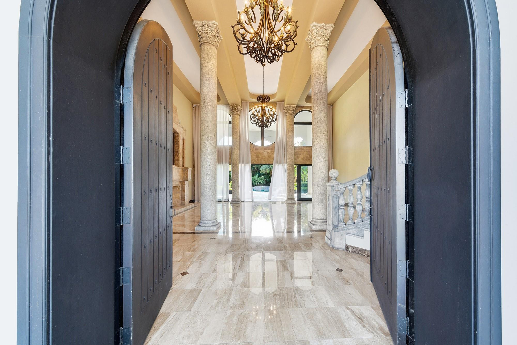 10270 Southwest 58th Street Miami, FL 33173 - Photo 5 of 88 Photo 5