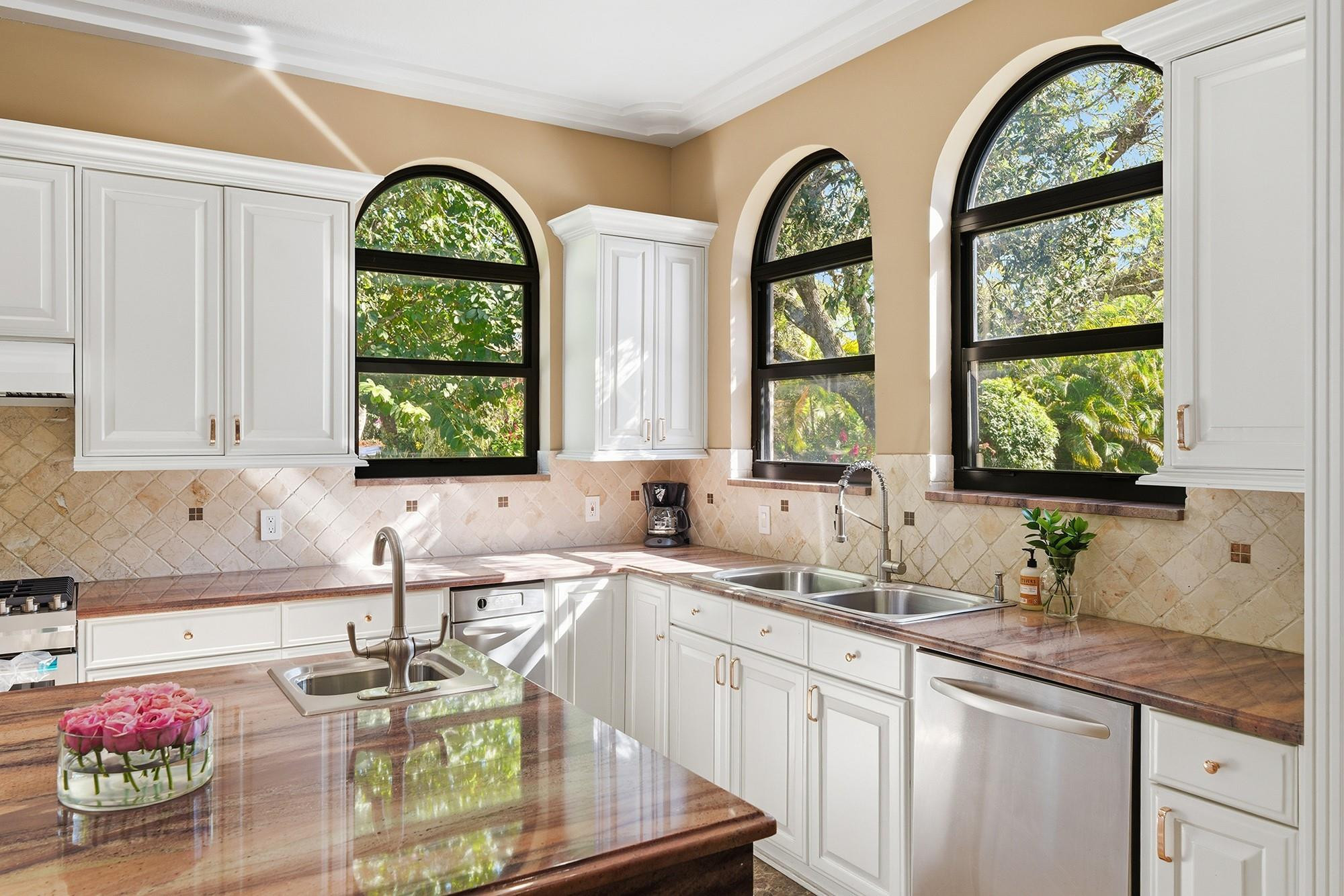 10270 Southwest 58th Street Miami, FL 33173 - Photo 10 of 88 Photo 10