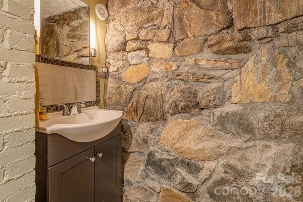 $899,500 | 10 Hillendale Road, Asheville, NC 28805