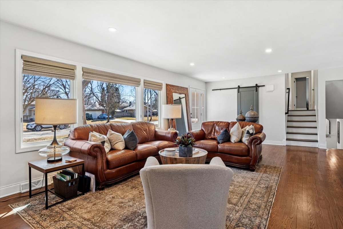 313 West Gartner Road Naperville, IL 60540 - Photo 18 of 32 Gallery Image 18