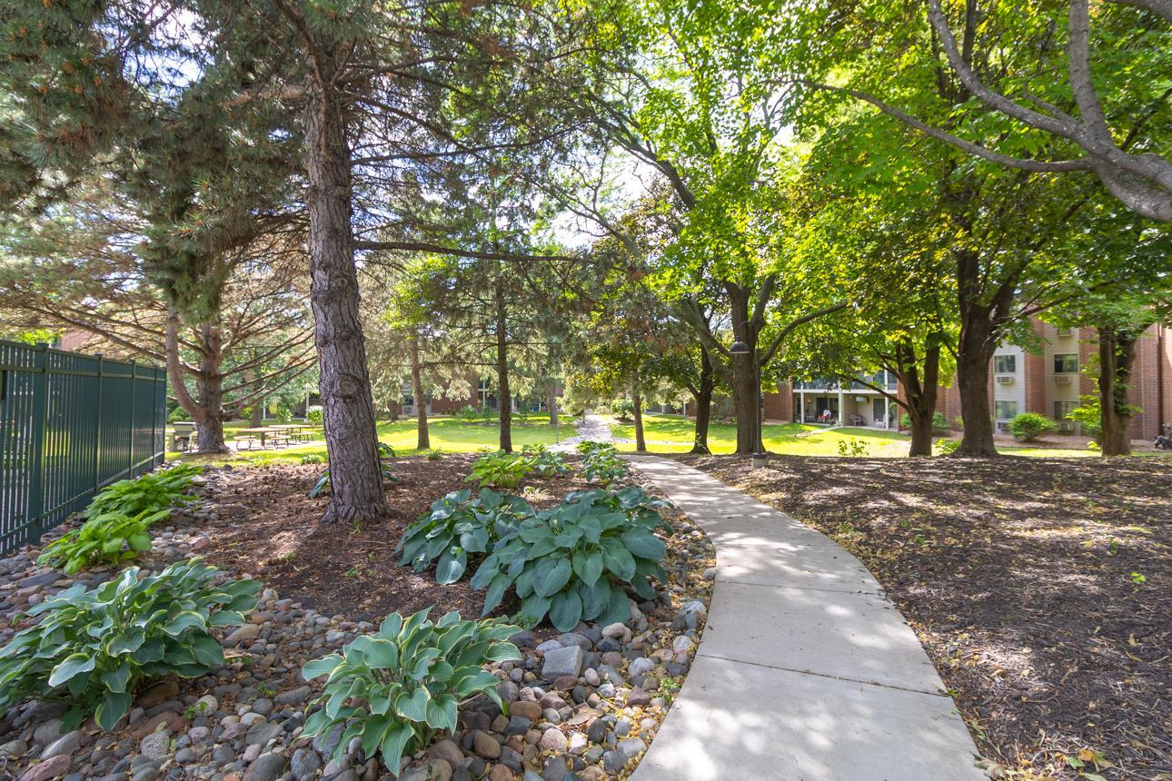 1700 Four Oaks Road, Unit 219 Eagan, MN 55121 - Photo 34 of 35
