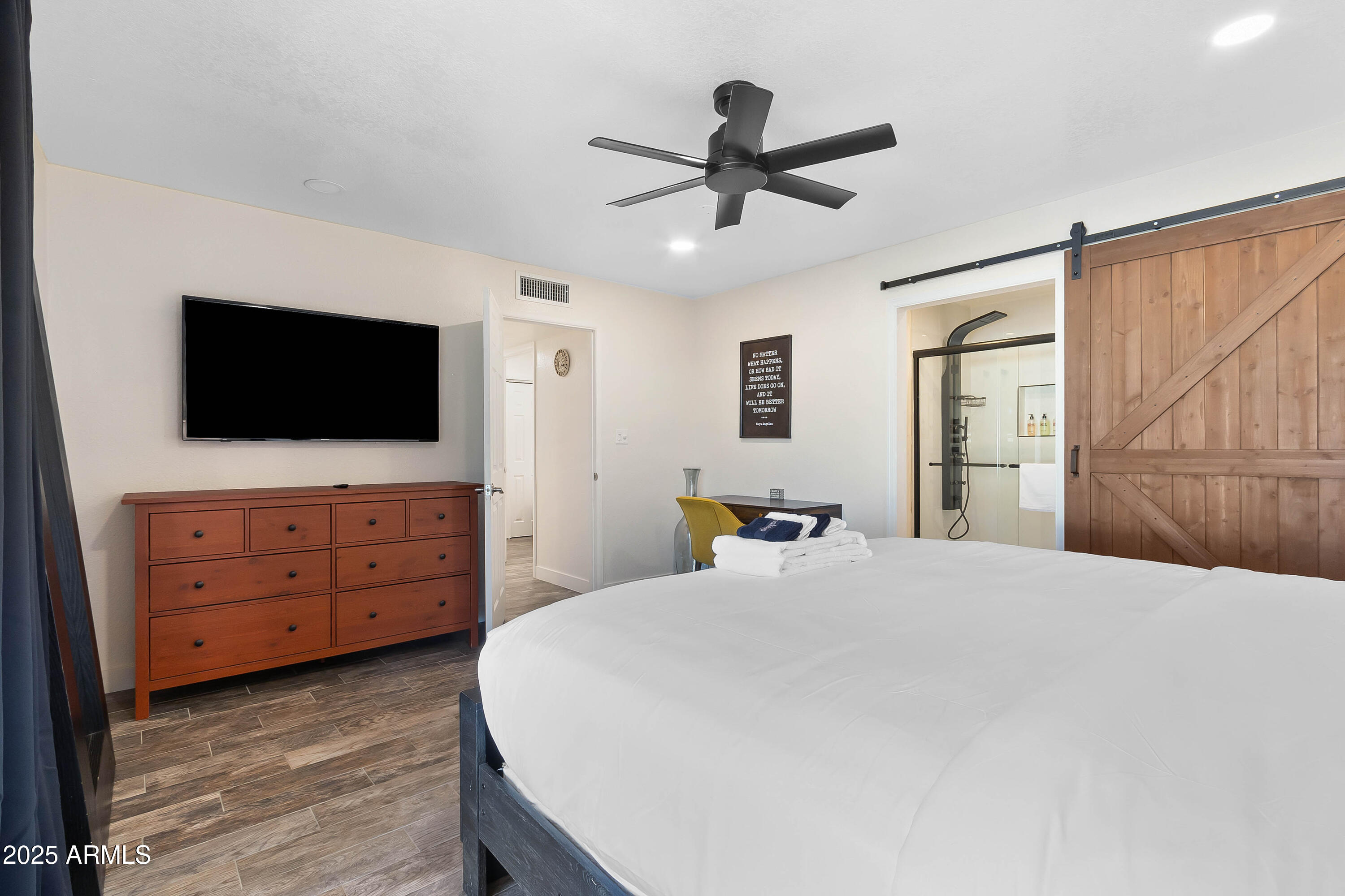 3615 East Charter Oak Road Phoenix, AZ 85032 - Photo 17 of 29 IMG_1512