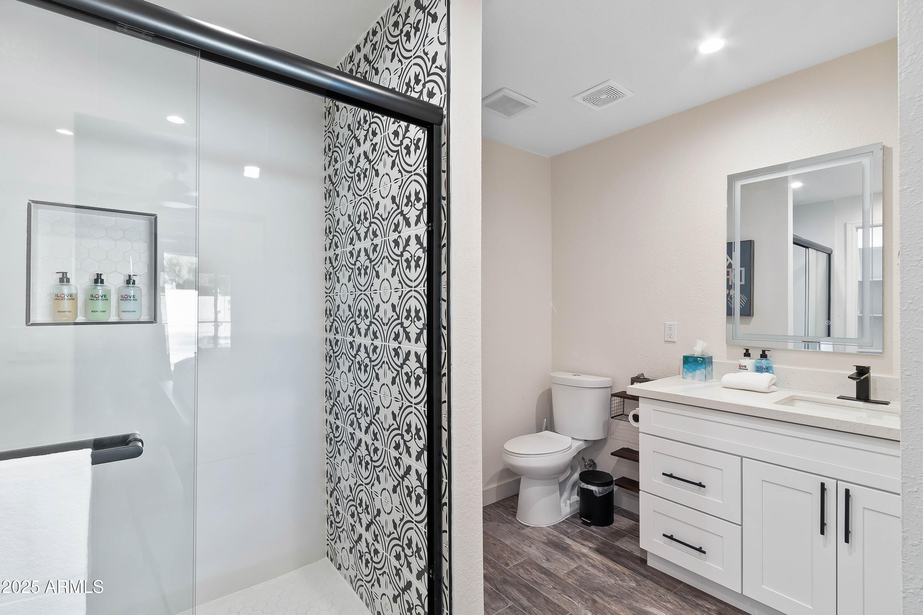 3615 East Charter Oak Road Phoenix, AZ 85032 - Photo 20 of 29 IMG_1547